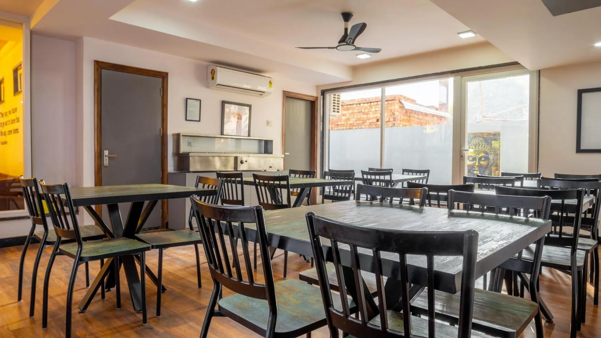Hotel Housr Sector 43 Gurgaon Near Global Foyer Mall