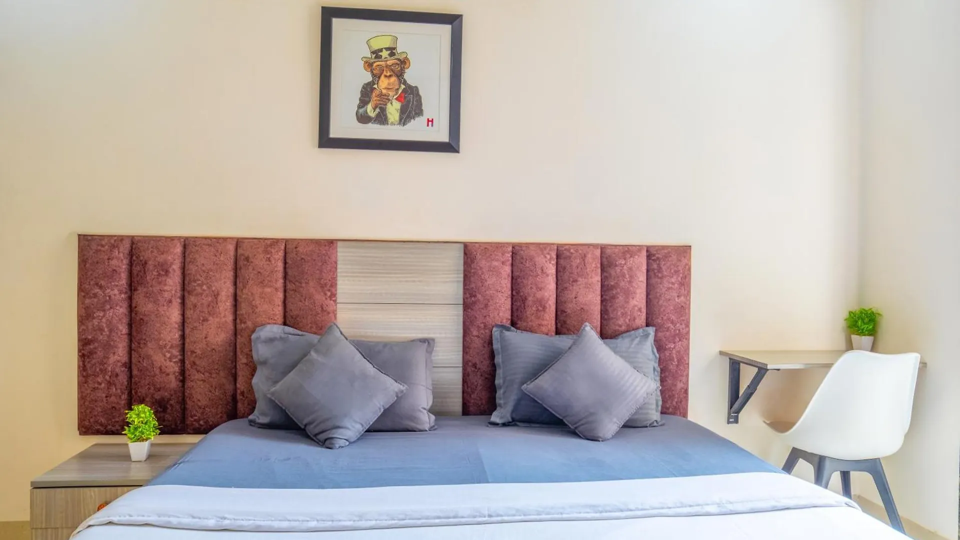 Housr Sector 43 Gurgaon Near Global Foyer Mall Hotel