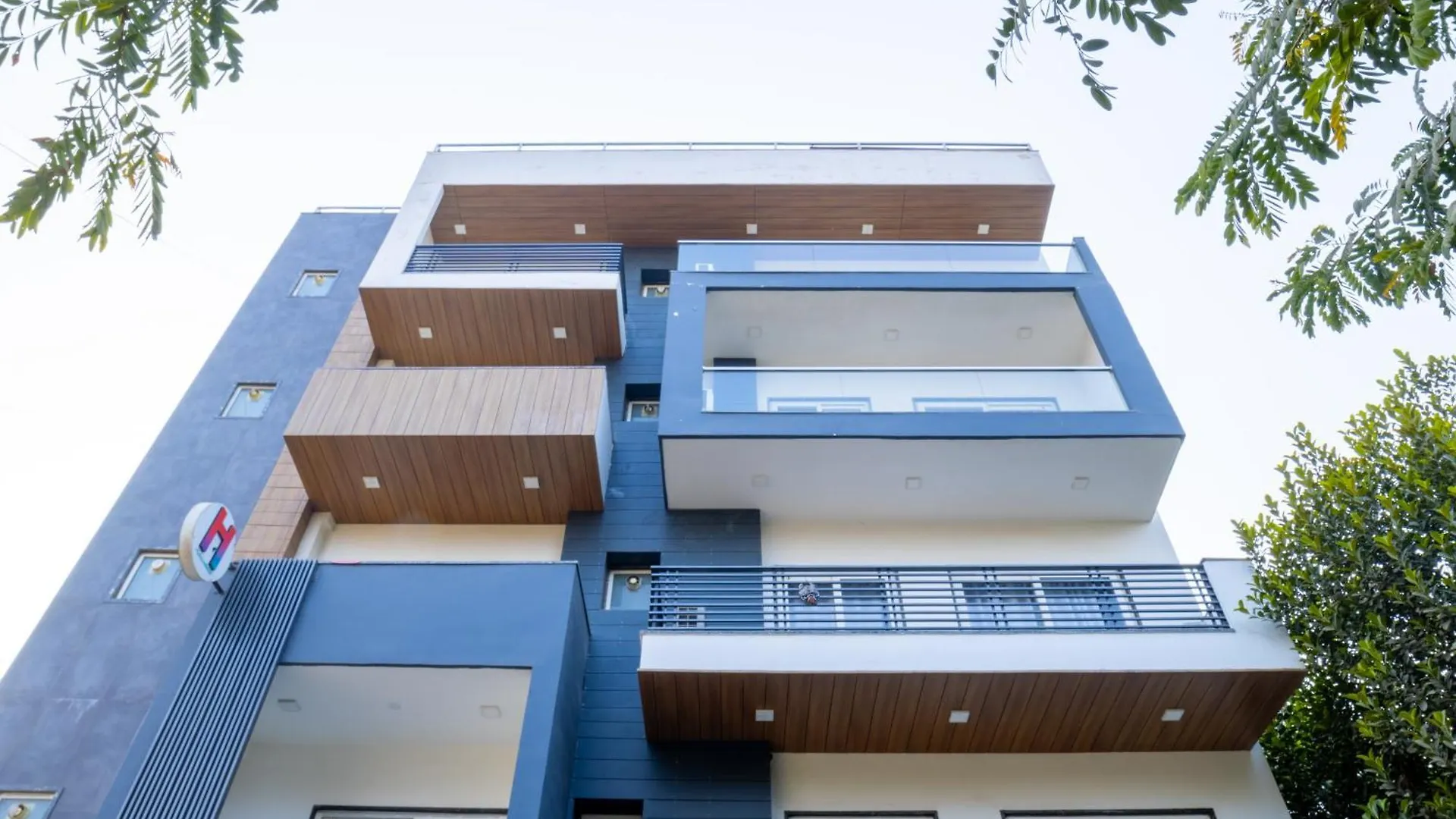 Housr Sector 43 Gurgaon Near Global Foyer Mall