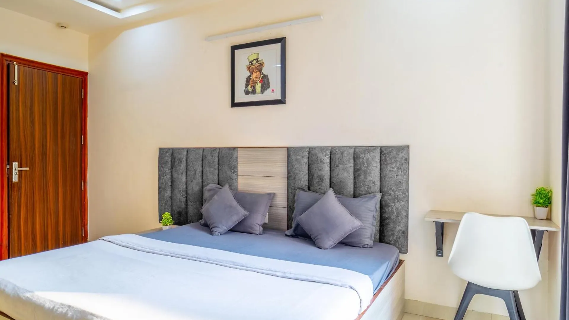 Housr Sector 43 Gurgaon Near Global Foyer Mall